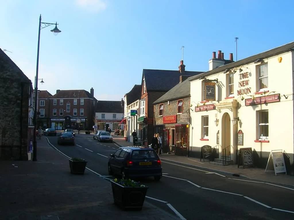 Photo: High Street (Storrington) by Simon Carey, via Geograph. Licensed CC BY-SA 2.0. Changes: cropped, resized, WEB